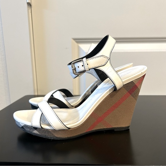 Burberry White And Nova Check Canvas Platform Wedge Sandals, size EUR 38 (US 8) - Picture 6 of 9